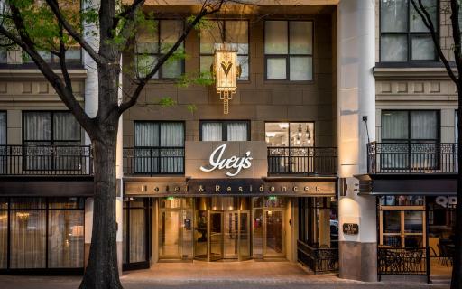 The Ivey's Hotel - Housity