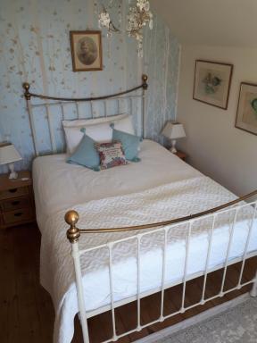 Court Barn Cottage B&B - Housity