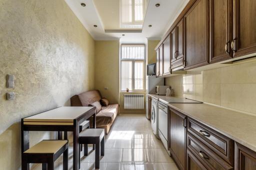 Novyi Svit - Housity
