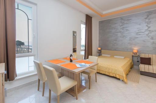 Studio Apartment Leana - Housity