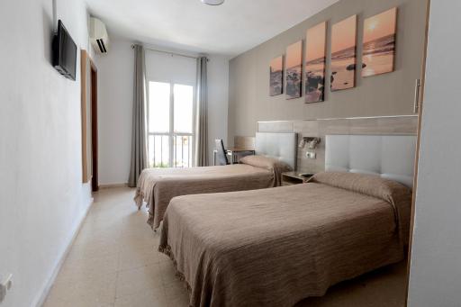 Hostal La Pilarica - Housity
