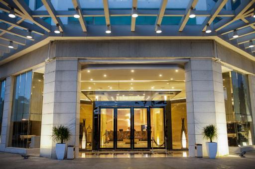 Royale Signature Hotel - Hizvo