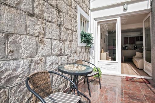 The Garden Rooms & Suites - Housity