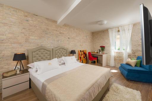 Agava Lux Rooms&Pool - Housity