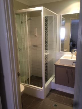 Beachfront Breakwater Short Stay - Housity