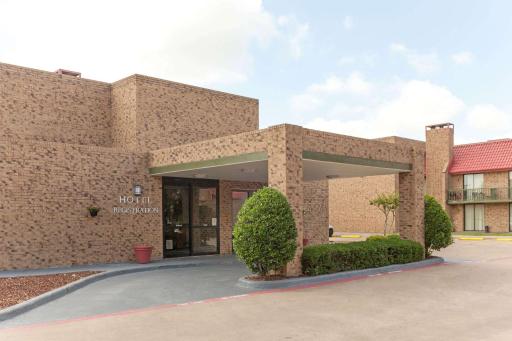 Hawthorn Extended Stay by Wyndham Richardson - Housity