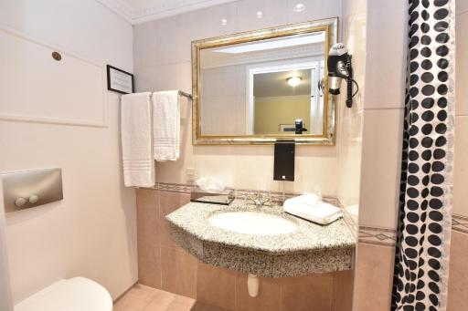 Hotel Amerika - Housity