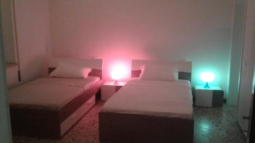 NOEMI & JULIENNE - Housity