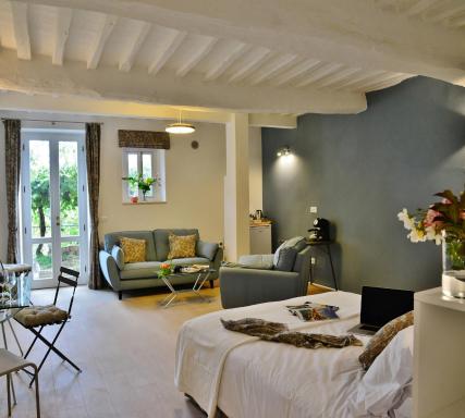 Pieve Suites - Housity