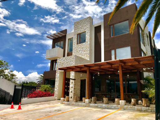 Ilalo Garden Hotel & Restaurant - Housity