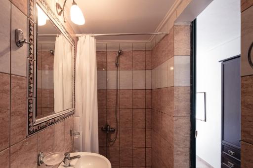 Dionysos Hotel - Housity