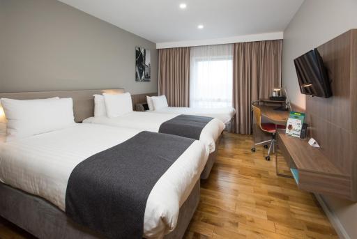 Holiday Inn London West, an IHG Hotel - Housity