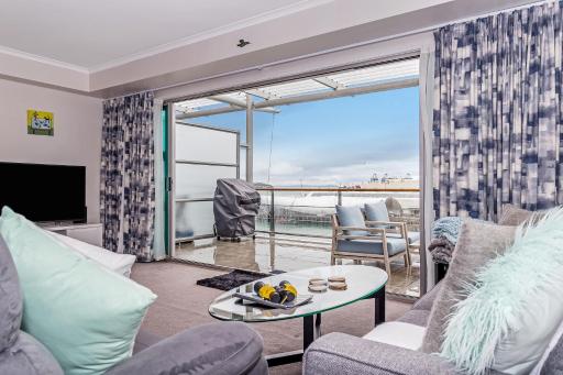 Princes Wharf Waterfront - Comfortable Luxury - Housity