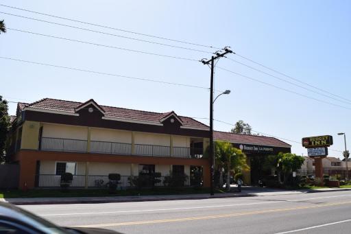 Budget Inn - Housity
