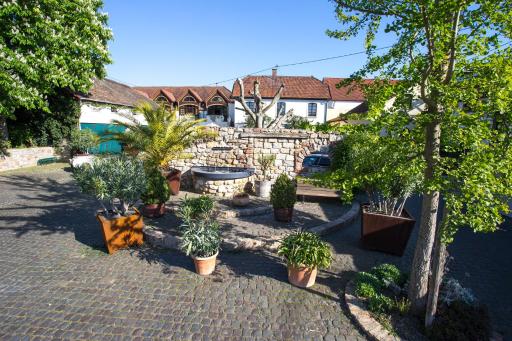 Landhotel Battenheimer Hof - Housity
