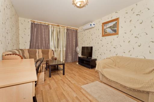 Apartament's Mayorov House at Maksima Gorkogo 158 - Housity