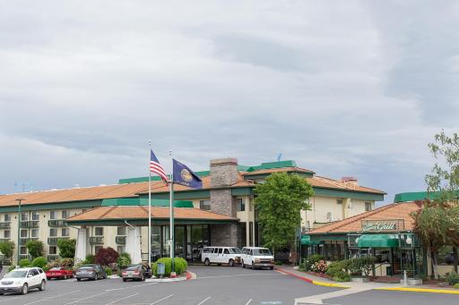 Rogue Regency Inn & Suites - Hizvo