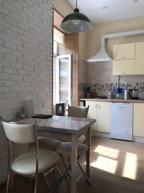 WELCOME on Surkova 20/6 - Housity