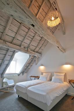 Hotel Les Charmes - Housity