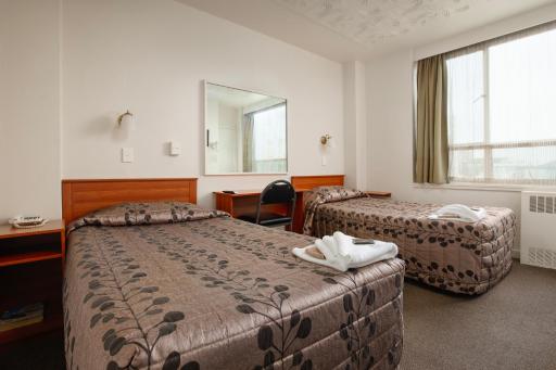 Kiwi International Hotel - Hizvo