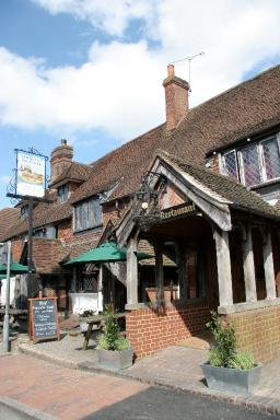Chequers Inn Hotel - Housity
