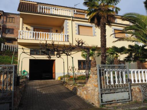 El Cerezo - Housity