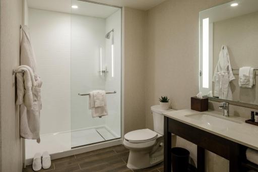 Hotel Madison & Shenandoah Conference Ctr. - Housity