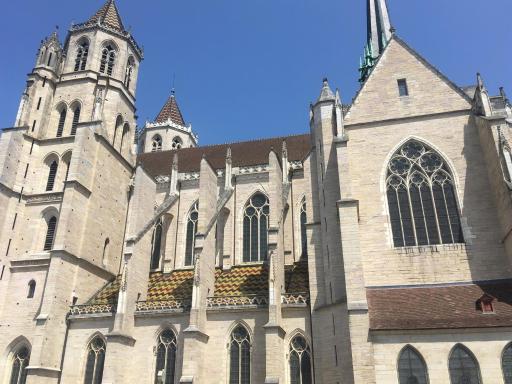Appartements atypiques centre historique - Housity