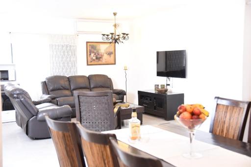 Villa On The Hill - Housity
