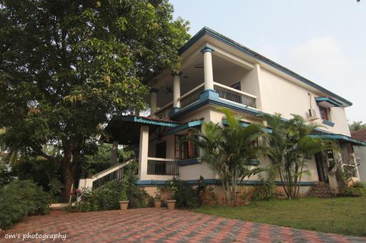 Serene Villa - Housity