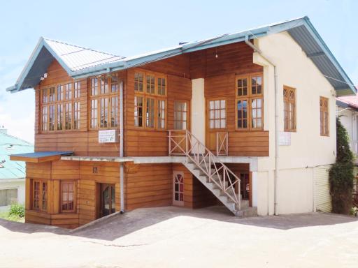 Carnation Rest - Housity