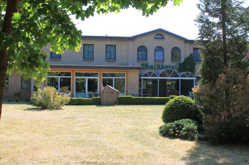 Waldhotel - Housity