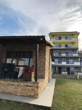 Apartments and Villas Janev - Housity