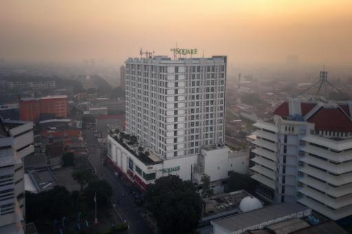 The Square Surabaya Hotel - Housity