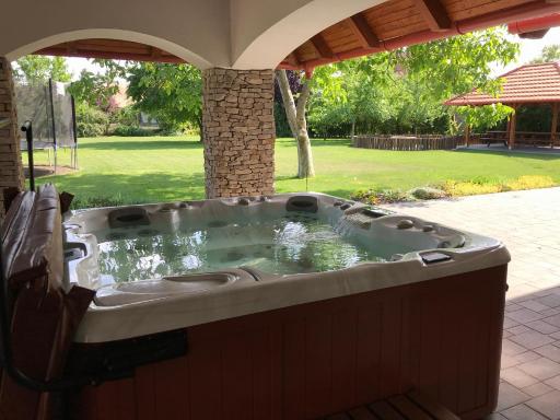 Villa Holiday - Housity