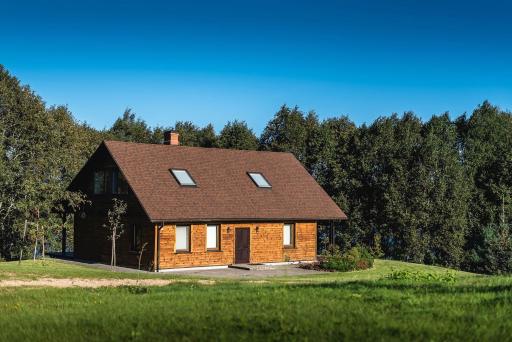 Lakeside holiday house 