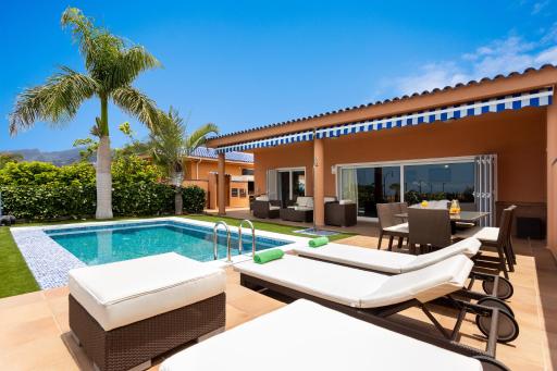 Maravillosa Villa de Lujo con Piscina Privada - Housity