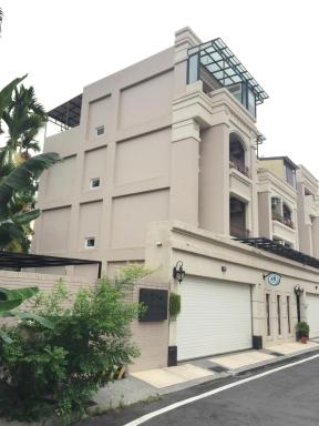 Summerle No.11 - Housity