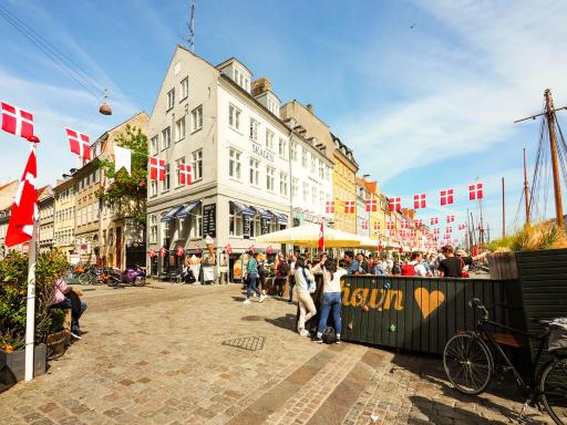 Colourful Nyhavn Experience - Housity