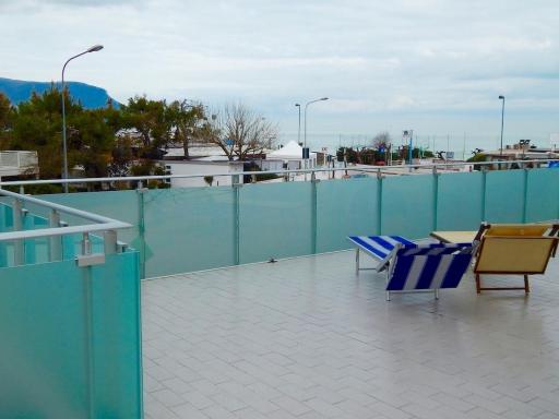 M146 - Marcelli, bilocale fronte mare con ampio terrazzo - Housity