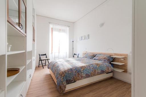 Romantic Lake - Housity