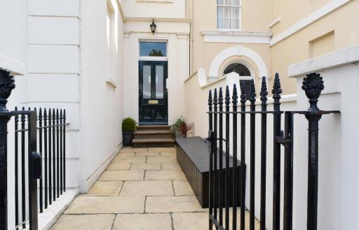 Dale Street Apartments Suite - Housity