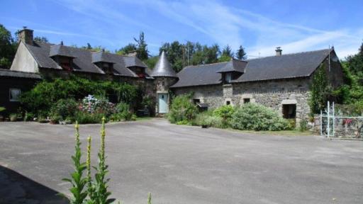 Le Petit Chateau - Housity