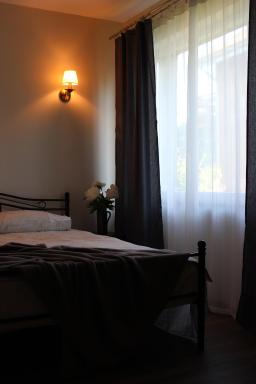 Old Willows - Housity