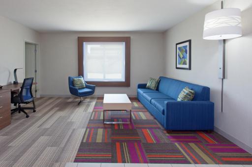 Holiday Inn Express & Suites Pasadena - Los Angeles, an IHG Hotel - Housity