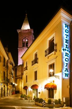 Hotel Rojan - Housity