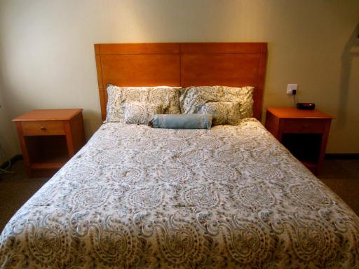 Deluxe Inn Redwood City - Housity