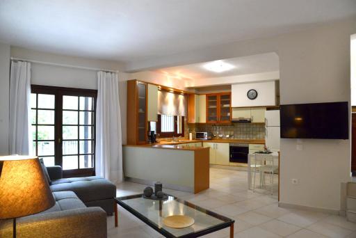 B home in Panorama - Housity