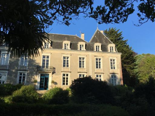Chateau d'Estrac - Housity