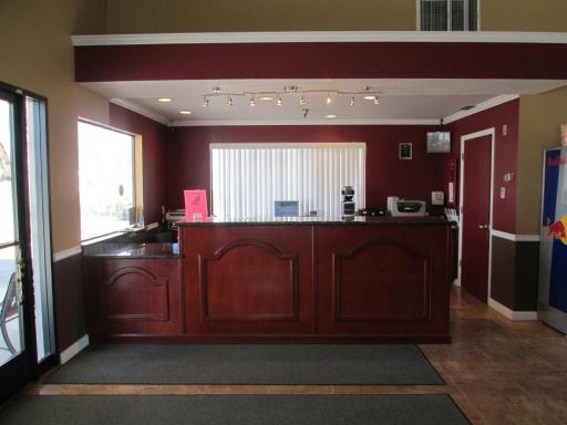 Valley Oaks Inn Woodland - Housity